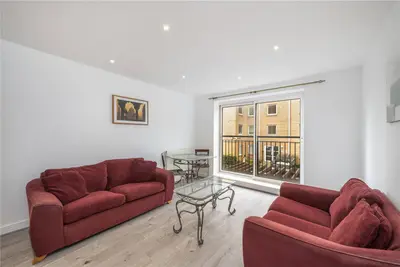 Newport Avenue, London, E14
