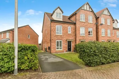 Severn Way, Holmes Chapel, Cheshire, CW4