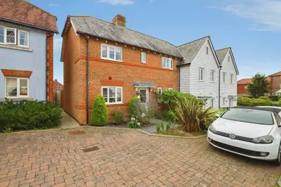 Hemp Place, Hailsham, BN27