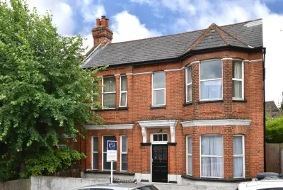 St. Julians Farm Road, London, Greater London, SE27