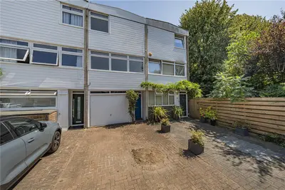 Paxton Close, Kew, TW9