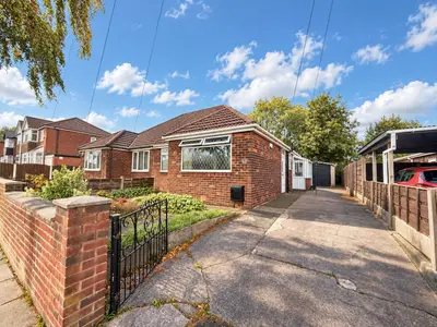 Foxhall Road, Denton, M34