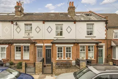 Myrtle Road, TW12