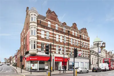 Streatham High Road, SW16