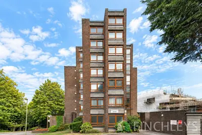Westchester Drive, Westchester Court Westchester D