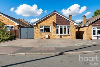 School Close, Leicester, LE9