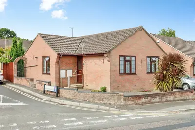 High Howe Gardens, Bearwood, BH11