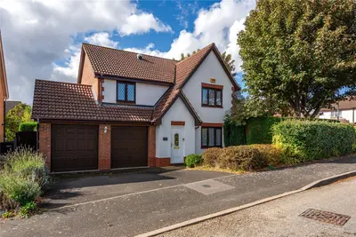 St Johns Drive, Stone, HP17