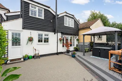22a Cambridge Road, Thundridge, Ware, SG12 0SU