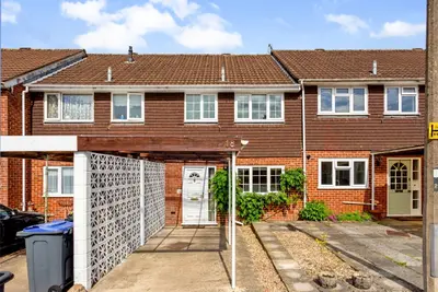Savernake Court Marlborough SN8