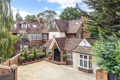 Tenterden, 73 Bois Lane, Amersham, Buckinghamshire, HP6 6DB