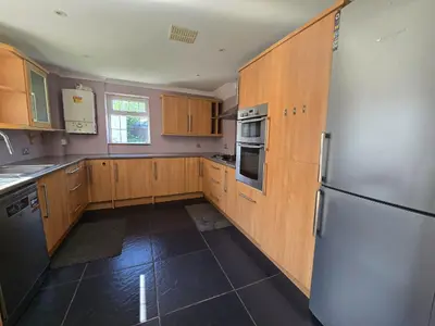 Prestwick Road, Watford, WD19