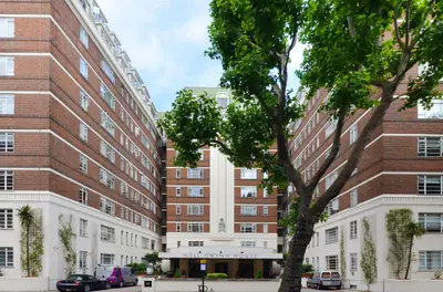 639 Nell Gwynn House, Sloane Avenue, London