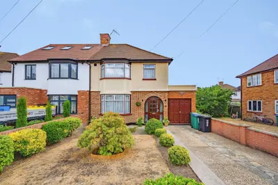 Lansdowne Close, Watford, WD25