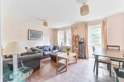 Flat 3, Marlborough Court, 2a Birdhurst Road, South Croydon