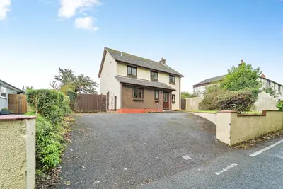 Chapel Road, Crundale, SA62