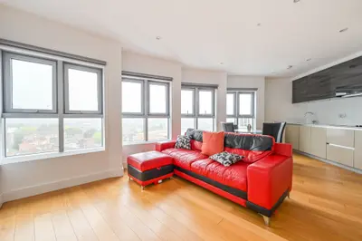 Flat 67, 30 Barking Road, London