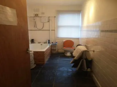Viewings, B16