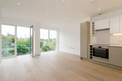 Flat 16, West Elms Studios, London