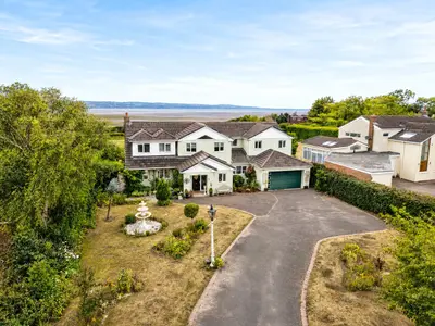 Oldfield Drive, Heswall, CH60