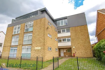 Flamstead End Road, Cheshunt, EN8