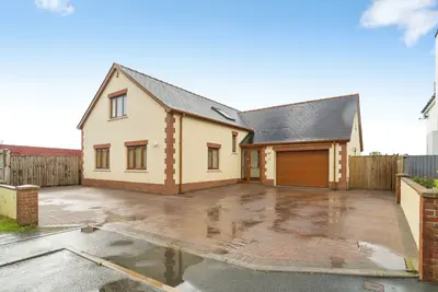Dingle Close, Haverfordwest, SA62