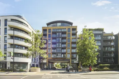 Kew Bridge Road, Brentford, TW8
