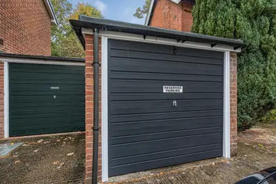 Middle Hill, Egham, TW20