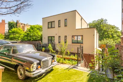 10a, Mapesbury Road, LONDON