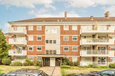 Courtlands, Richmond, TW10