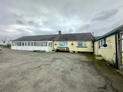 Ceunant, Caernarfon, LL55