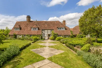 Wildwood Lane, Cranleigh, GU6
