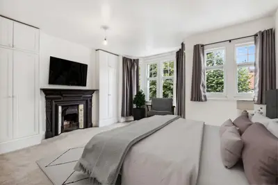 St. Ann's Hill, London, SW18