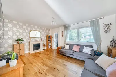 Lansdown Close, Woking, GU21