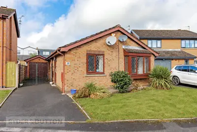 Astbury Close, Springhead, OL4
