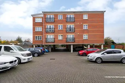 Lawn Road, Northfleet, Kent DA11 9HW