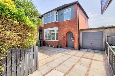 Ashworth Lane, Bolton, BL1