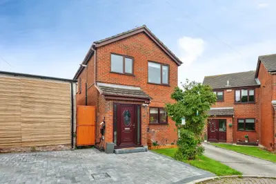 Wroxham Close, Helsby, WA6
