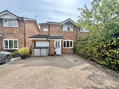 Turnberry Drive, Wilmslow, SK9
