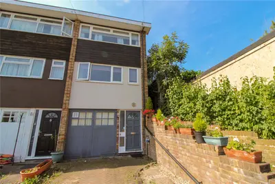 Teynham Court, 31 King Edward Road, Barnet, Hertfordshire, EN5 5AN