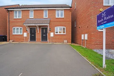 Harris Way, Kenilworth, Warwickshire, CV8