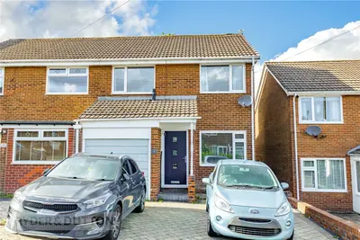 Kinder Close, Glossop, SK13