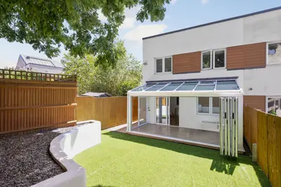 Meadowview Road, Raynes Park, SW20