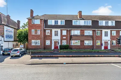 Central Gardens, Morden