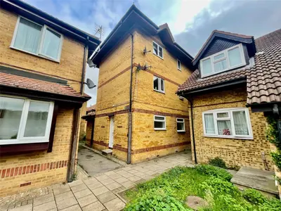 Cook Square, Erith, DA8