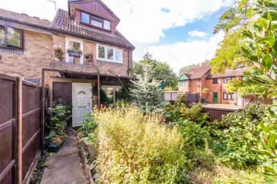 3 Weavers Close, Isleworth
