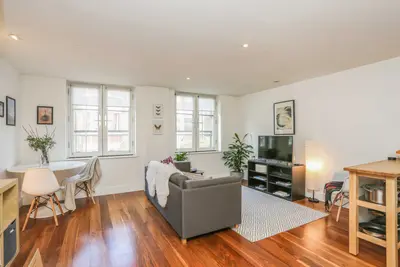 Bromells Road, Clapham Common, SW4 0BG