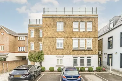 London Road, KT2
