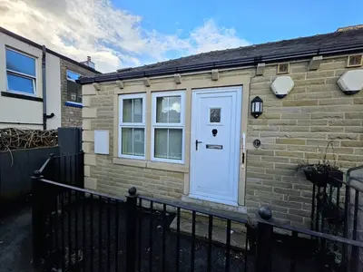 Westgate, Cleckheaton BD19 5ET