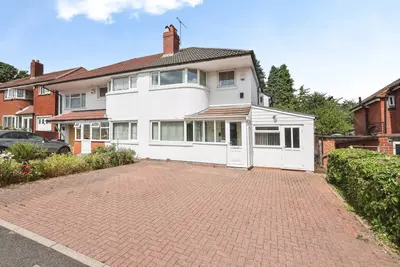 Warley Croft, Oldbury, B68